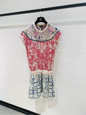 🚩steal CHANEL Pink Cream Blue Patterned Knit Top